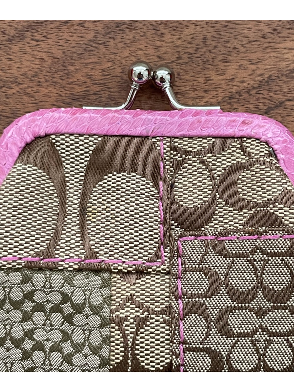 COACH Tan Signature Patchwork Kisslock Coin Purse - Picture 3 of 5